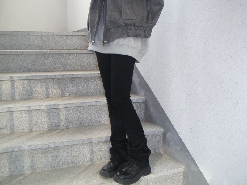 loose socks leggings