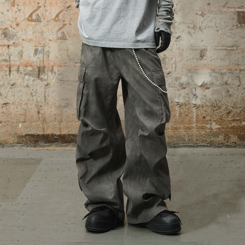 RELABEL（リレーベル）の「RELABEL 24SS ‘The Invisible Man’ Two-tone Silhouette Pleated And Belted Work Trousers In Adjustable Composite Texture Fabric（Pants）」