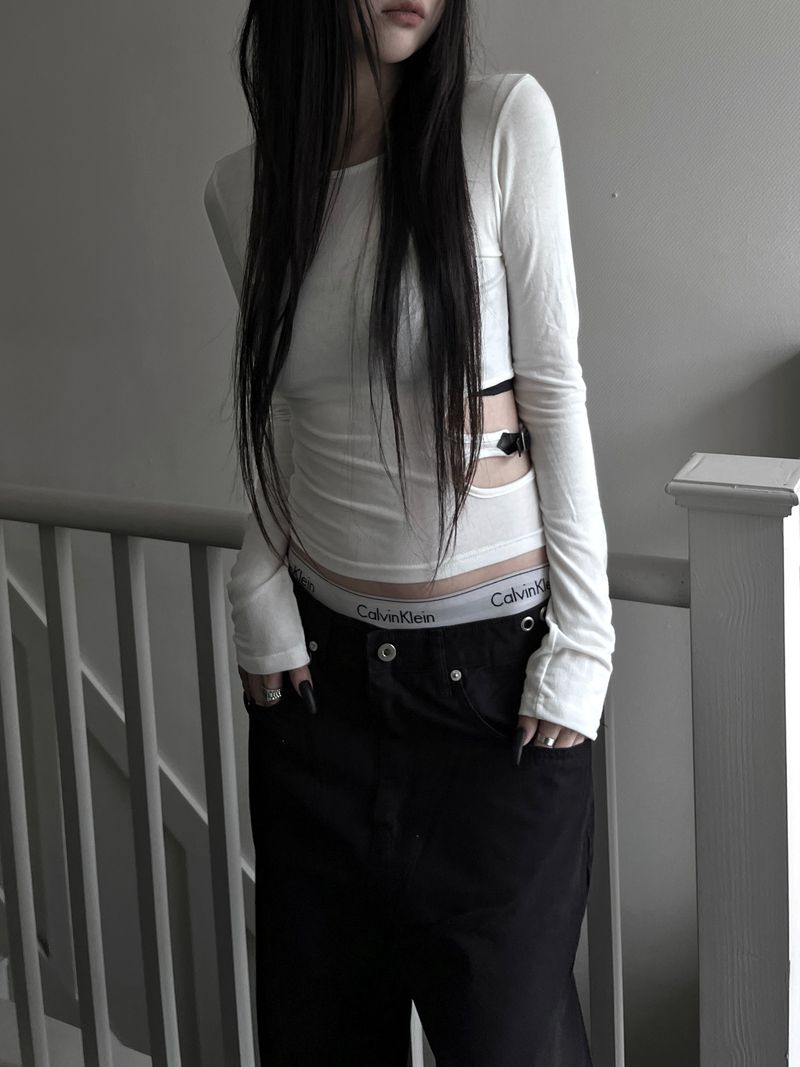 slim buckle hole slit T (2color)