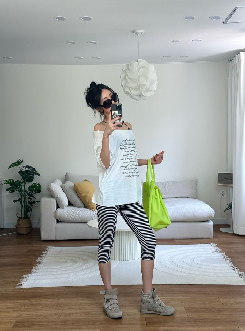 stripe capri leggings