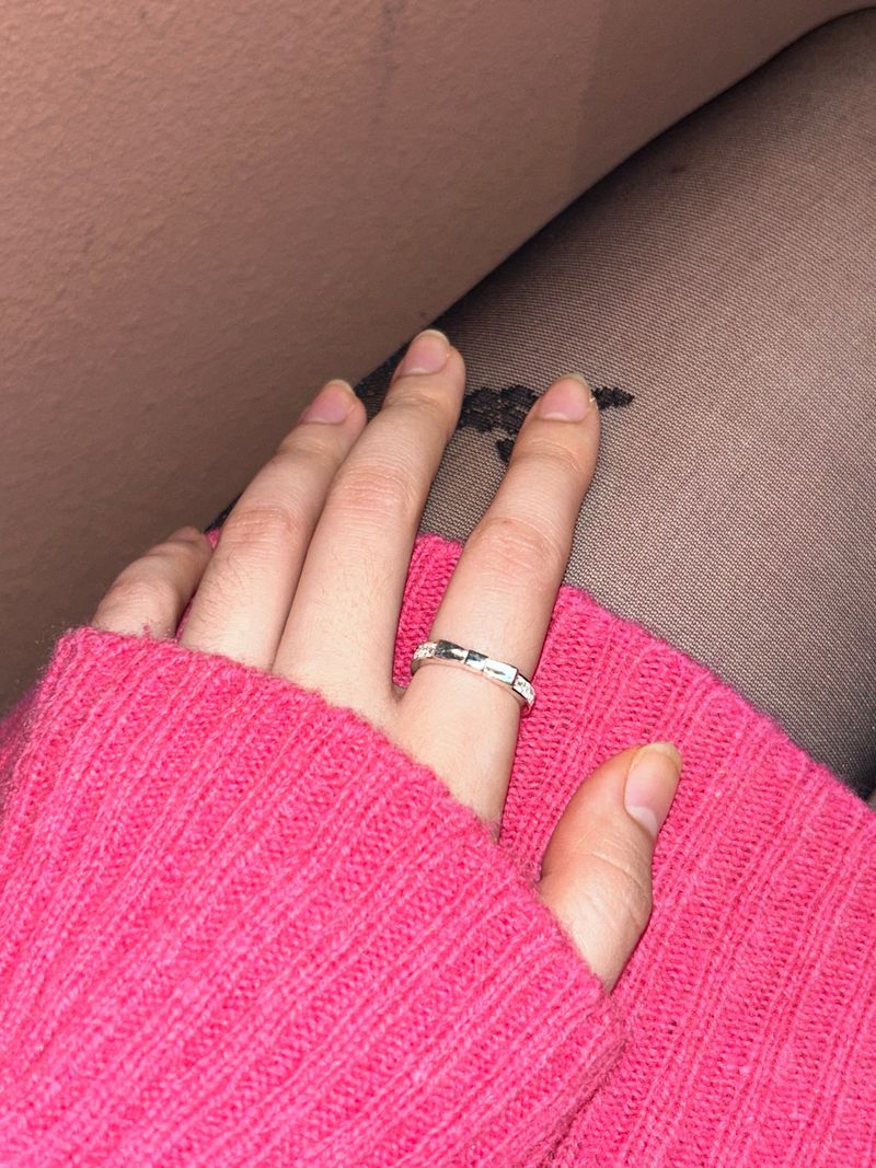 Petit Bow ring