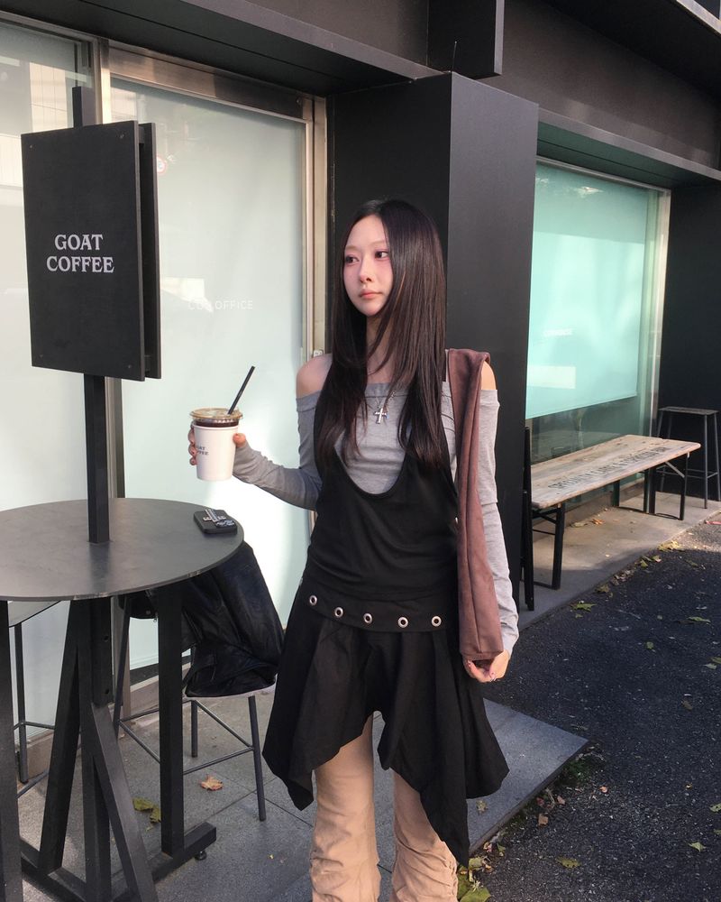 Eyelet flare skirt