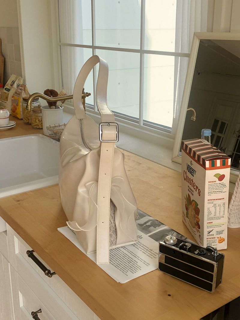 Pillow ribbon bag_cream