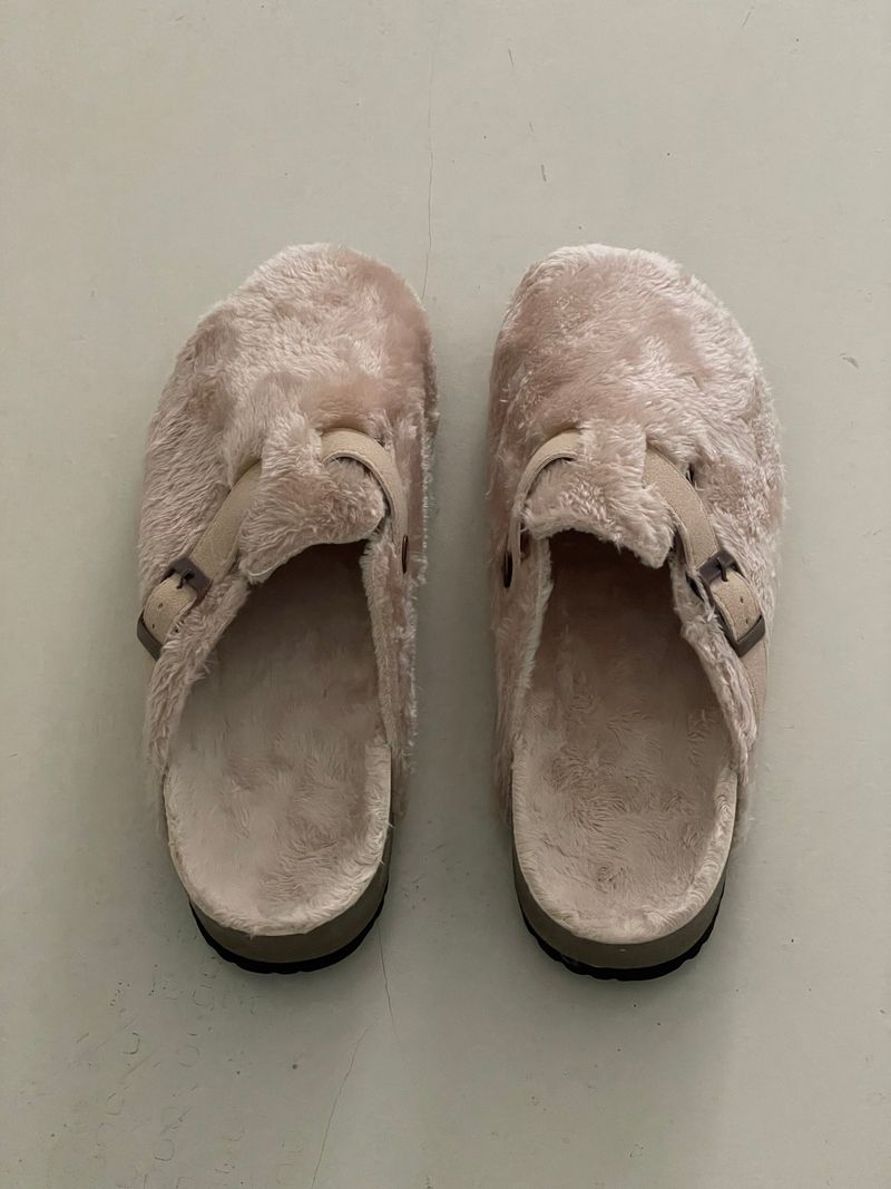Bonito cozy mule shoes