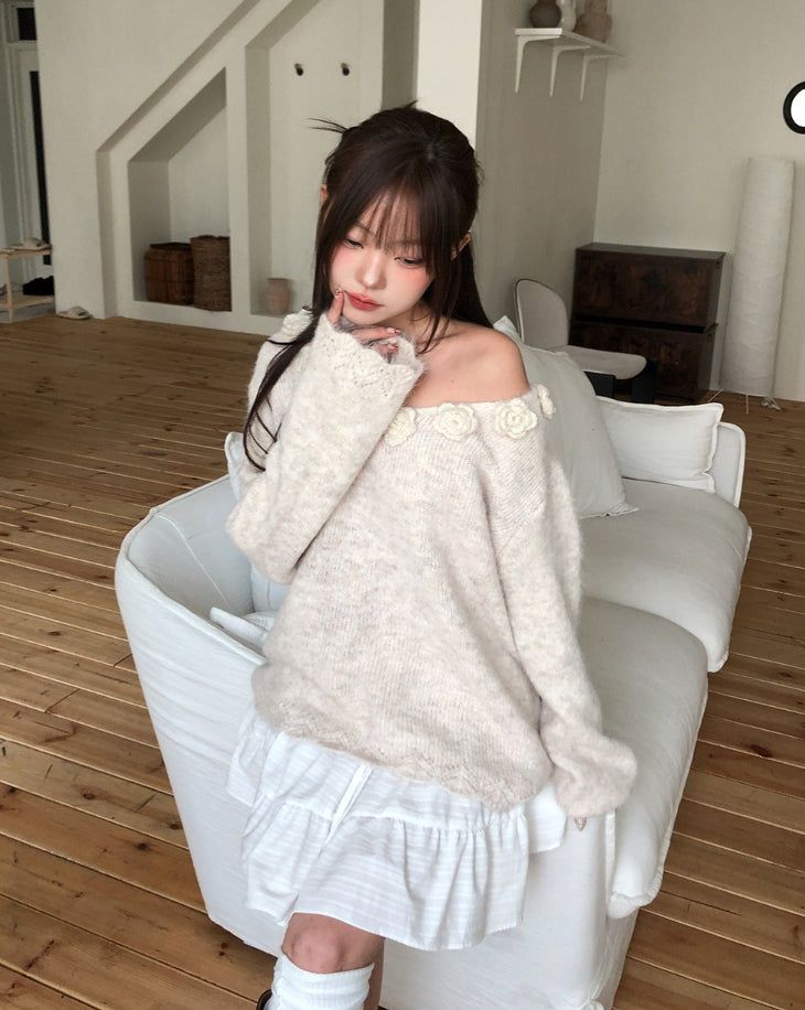 Rosy Flower Hairy V-neck Knit