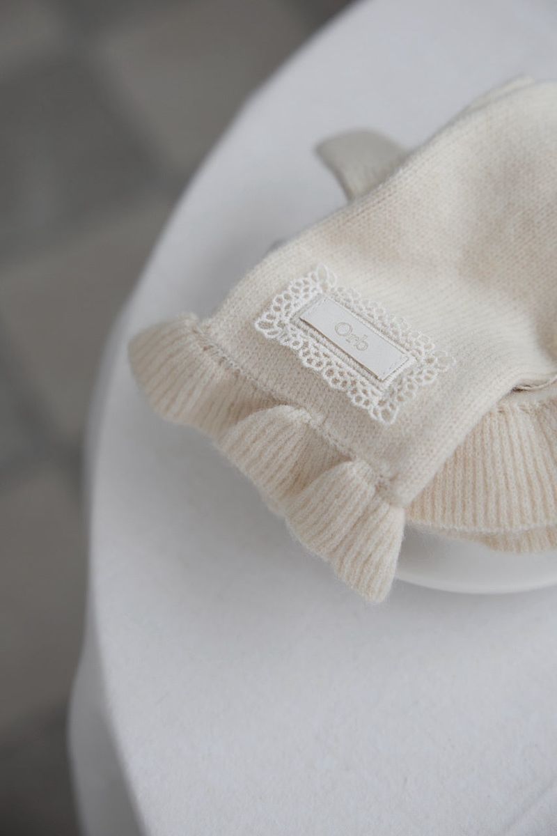 Orb frilly gloves (soft ivory)
