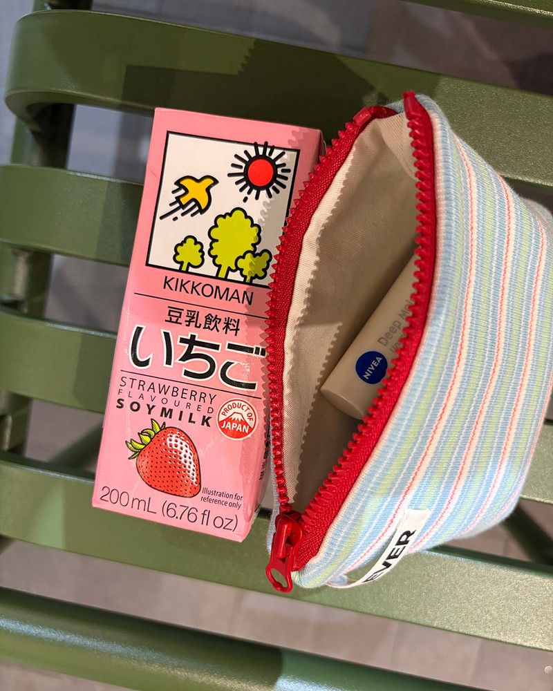 Multi stripe flat pouch - blue , M size