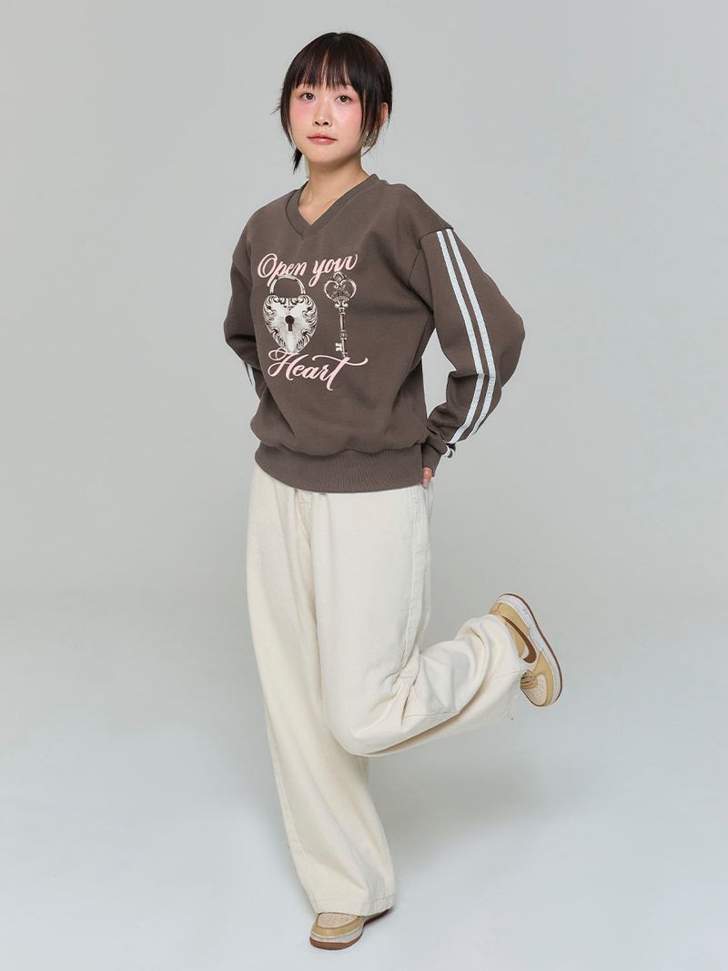 OPEN YOUR HEART V-NECK SWEATSHIRT - BROWN