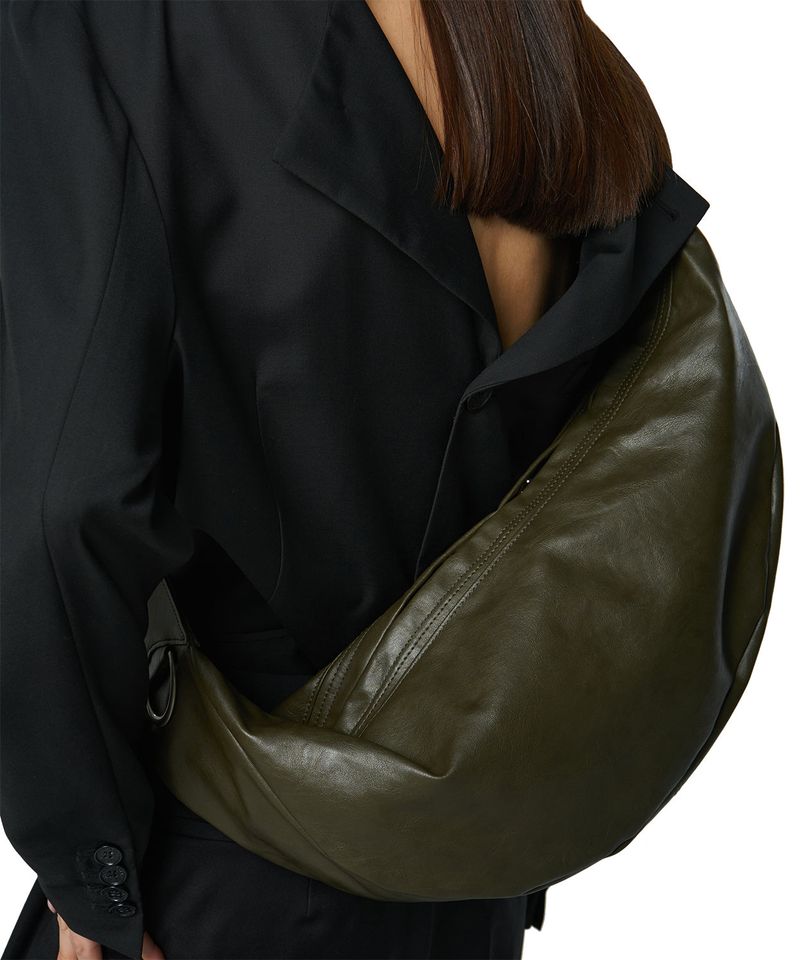 H-Buckle Banana Leather Bag (khaki)