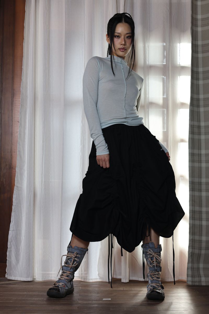 BFEEP（ビーピーピ）の「 drawn ruffle skirt_black（Skirts）」