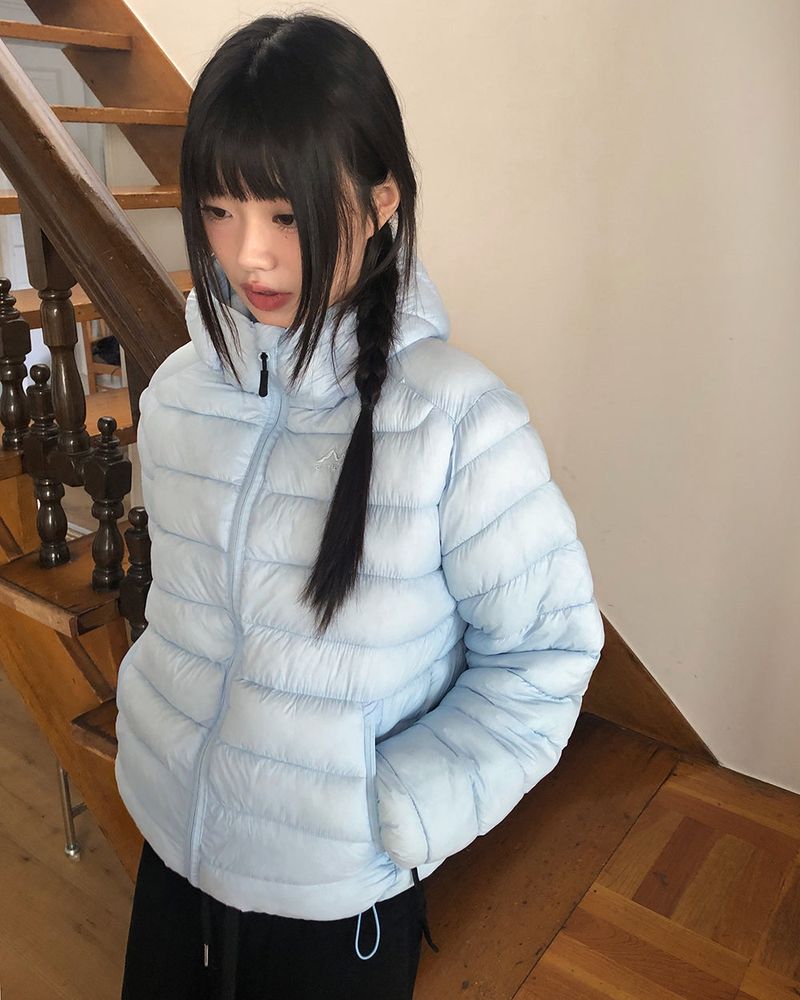 Turnre string Hood Nylon Lightweight Short Puffer Jacket