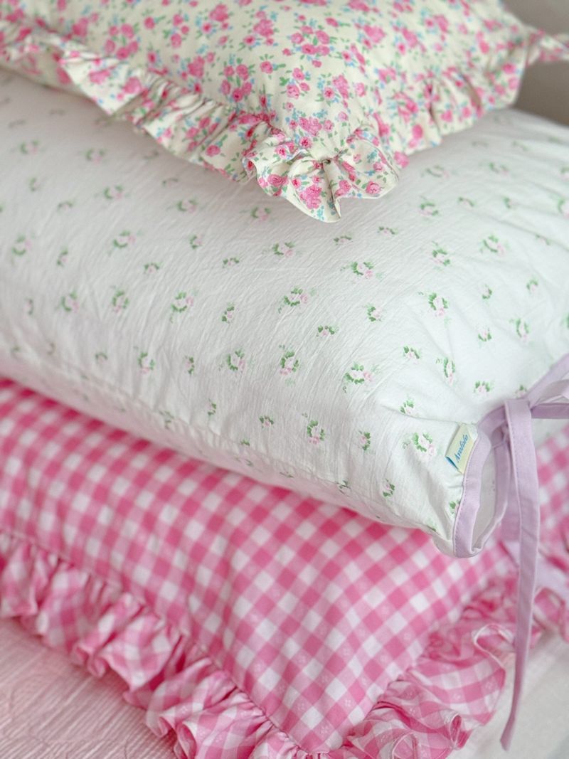Flo ribbon string pillow cover floral pattern hotel style
