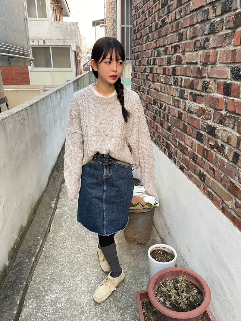 Neat midi denim skirt 