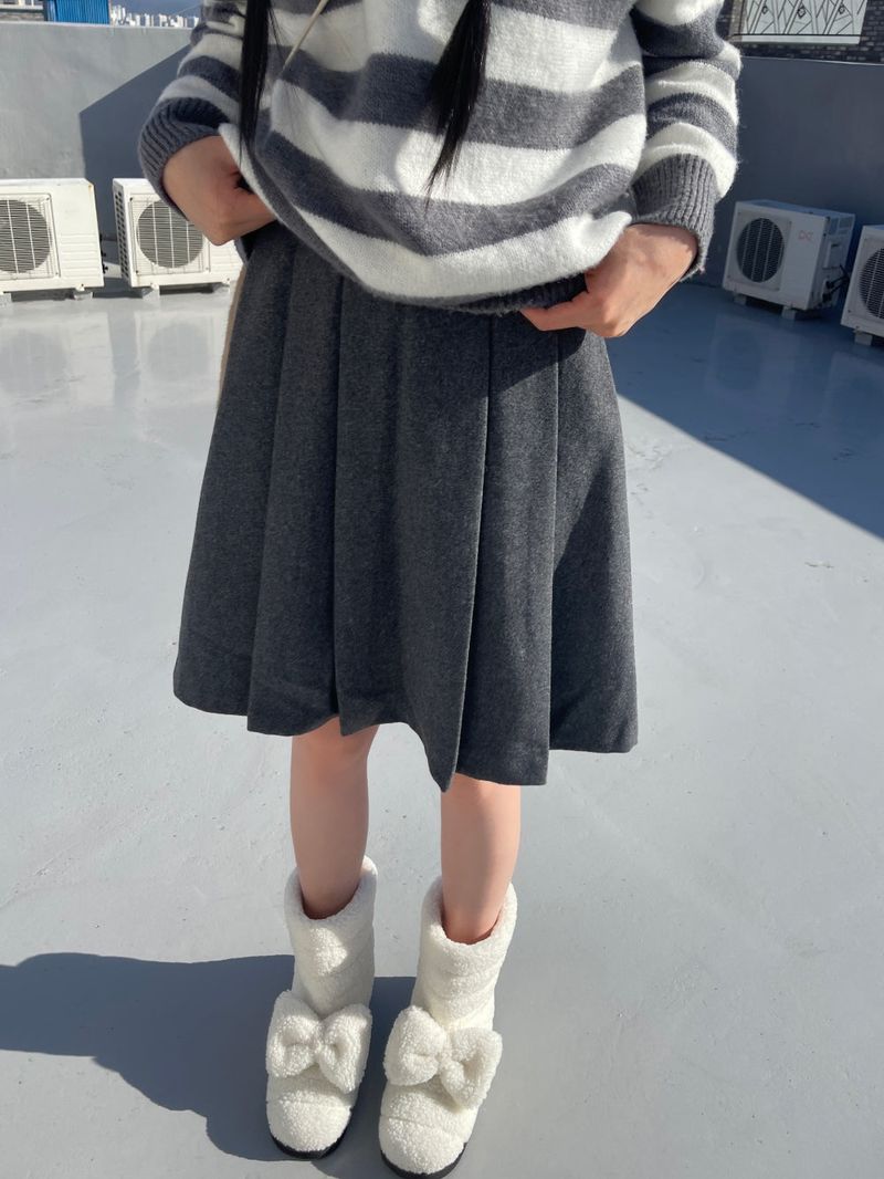 Ribbon fleece boots