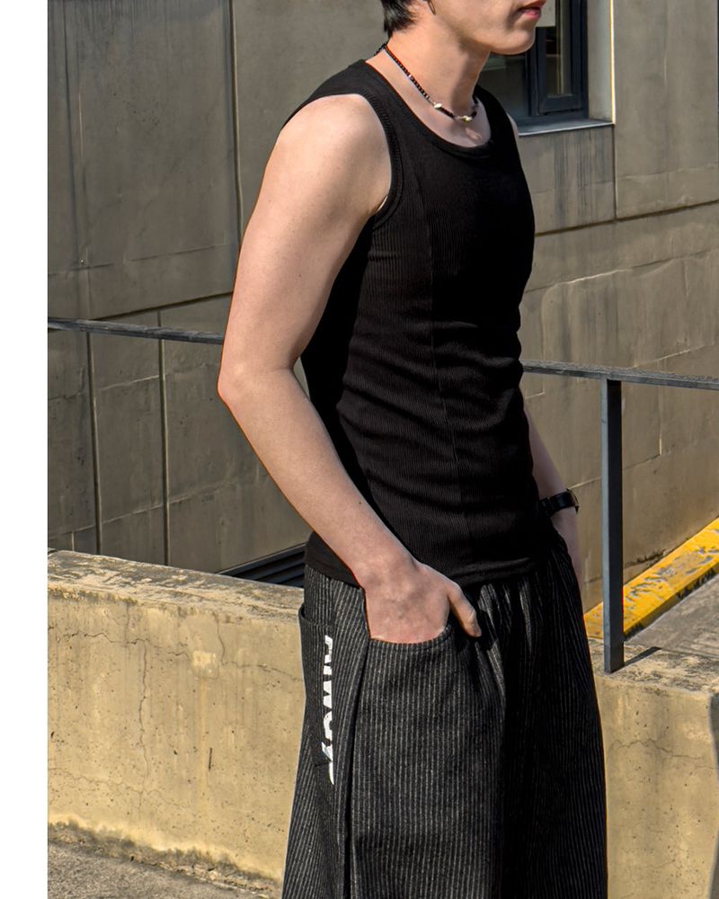 Cutting Line Ribbed Sleeveless Top