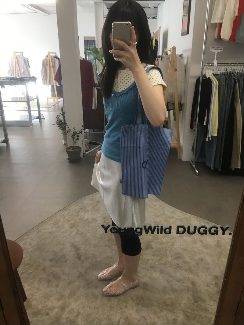 French punched button sleeveless top (4color)
