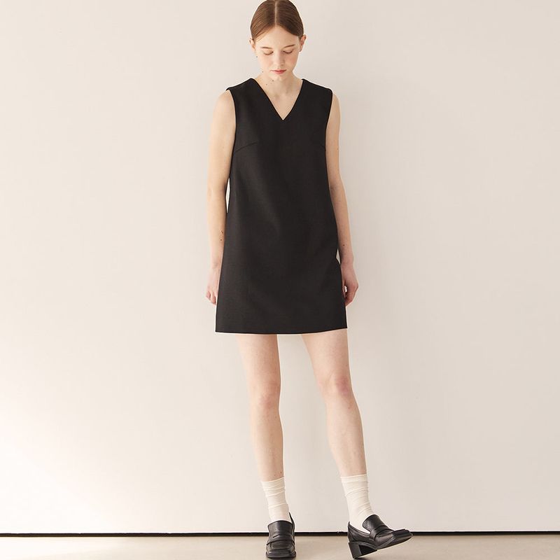 V-neck minimal mini dress_black