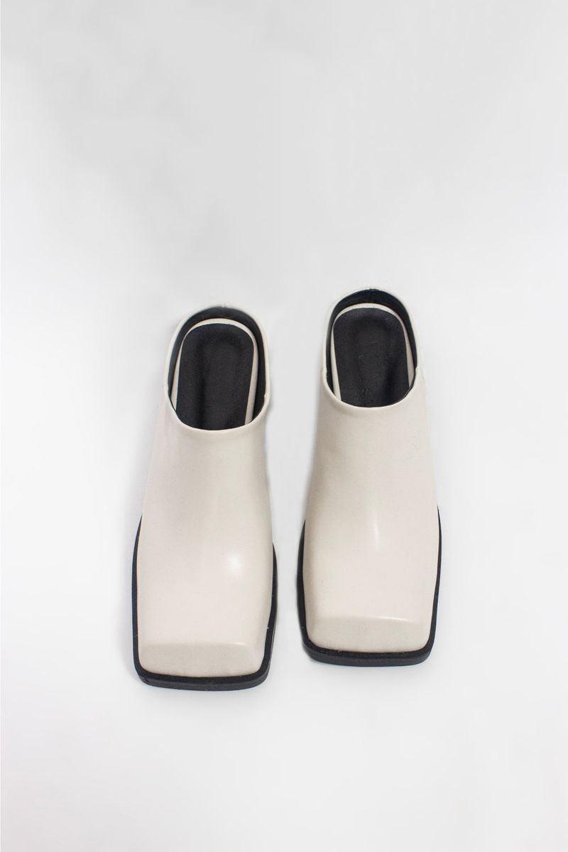 Square Plat Mule (2 color)