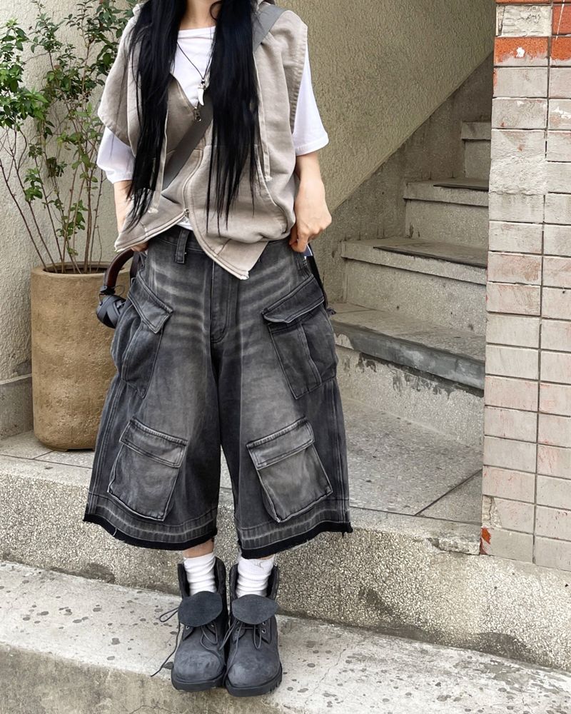 heenytsuki（ヒニツキ）の「オリジナルヴィンテージ カーゴデニムバミューダパンツ（パンツ）」