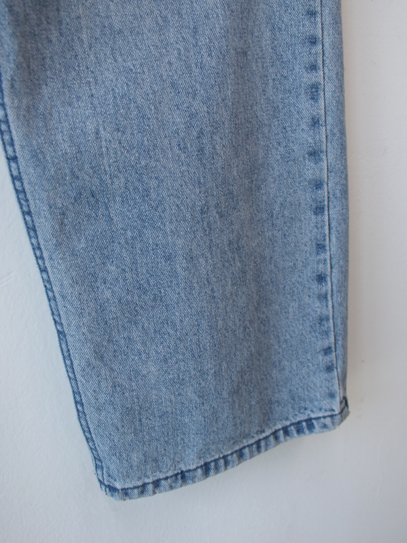 washing regular fit denim pants
