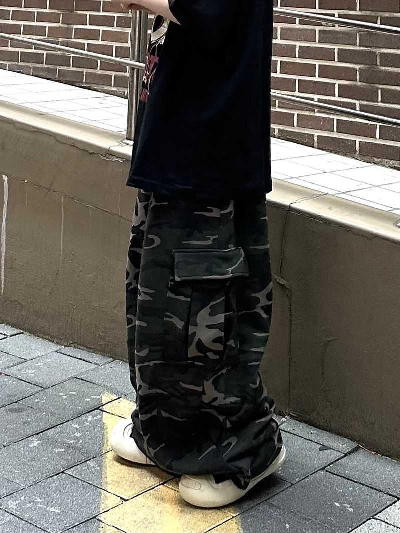 camo cargo sweatpants