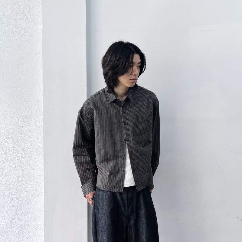 Minimalist Micro-Pleated Cropped Shirt