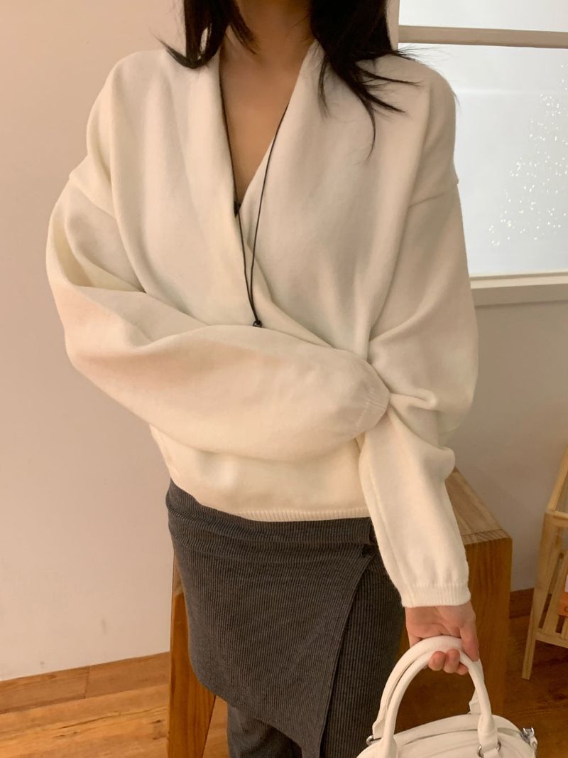 Melli Loose-Fit Wrap V-Neck Hidden Snap Knit Top