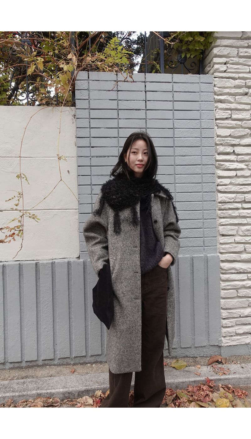 Grain collar raglan coat
