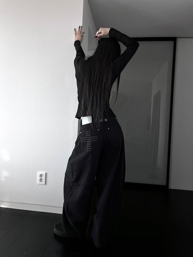 URBAN UNIQUE(アーバンユニーク)の「back pocket cross stud wide denim (fleece-lined / 2color)(Pants)」
