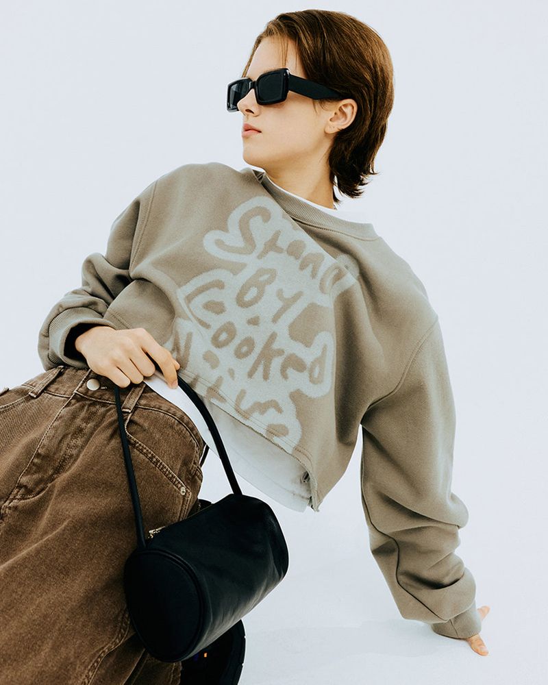 NCOVER(エンカバー)の「OVER STENCIL TYPO CROP SWEATSHIRT-KHAKI(Tops)」