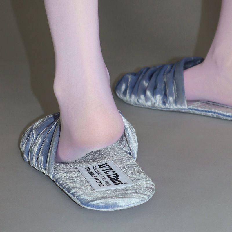 Croa Shoes (Silver) Room Shoes