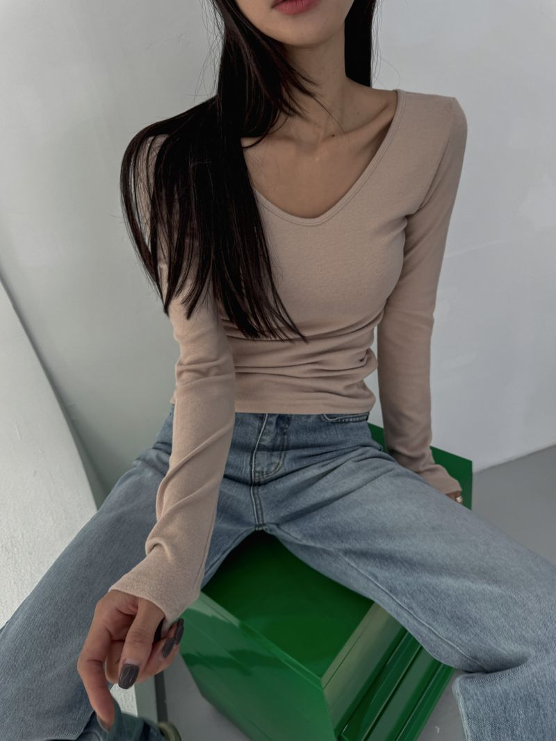 Napping V-neck Long Sleeve T-shirt