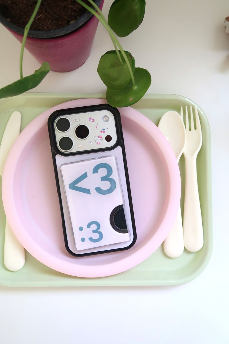 i43（アイササム）の「[MADE] ナンバー3 エモジ ケース+カードスロット(Vintage pink)（スマホグッズ/小物）」