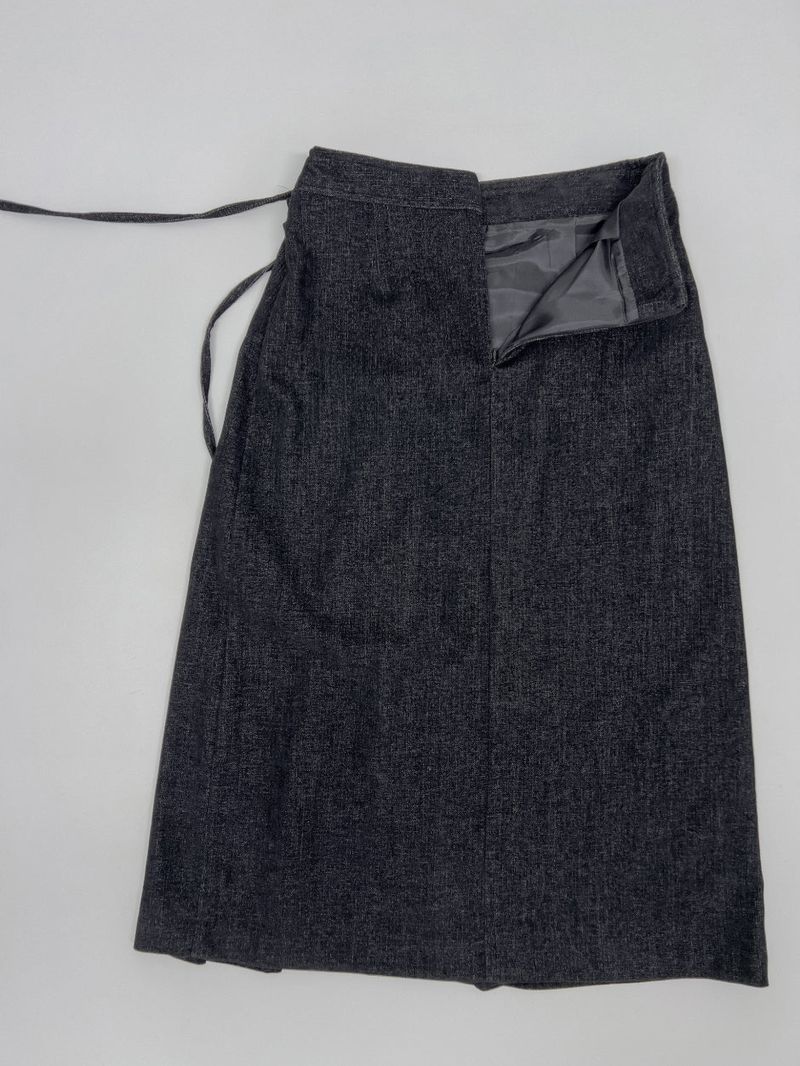 Velour Buckle Pleated Long Skirt