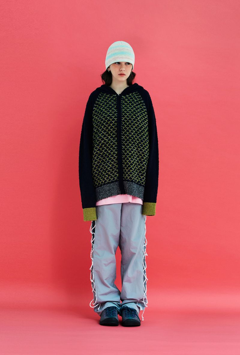 EMBOSSING CLOVER KNIT ZIP-UP HOODIE / NAVY