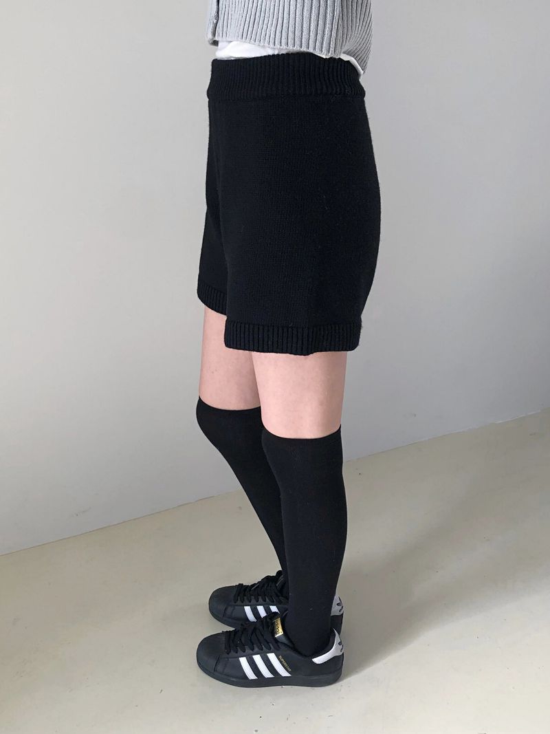 Lovely wide knit shorts