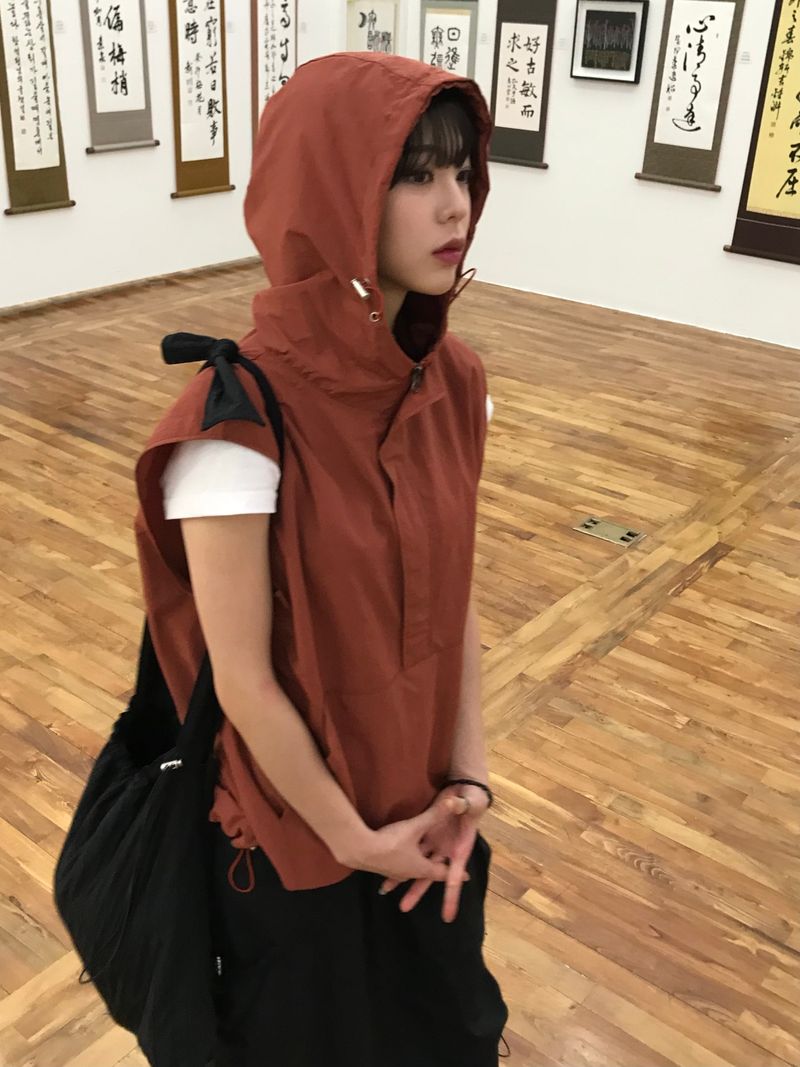 Track anorak vest