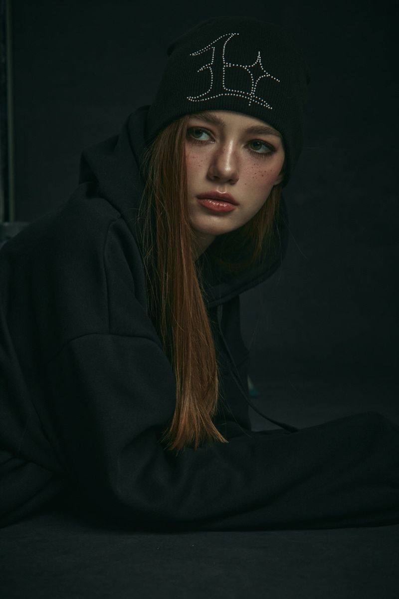 STUD BEANIE