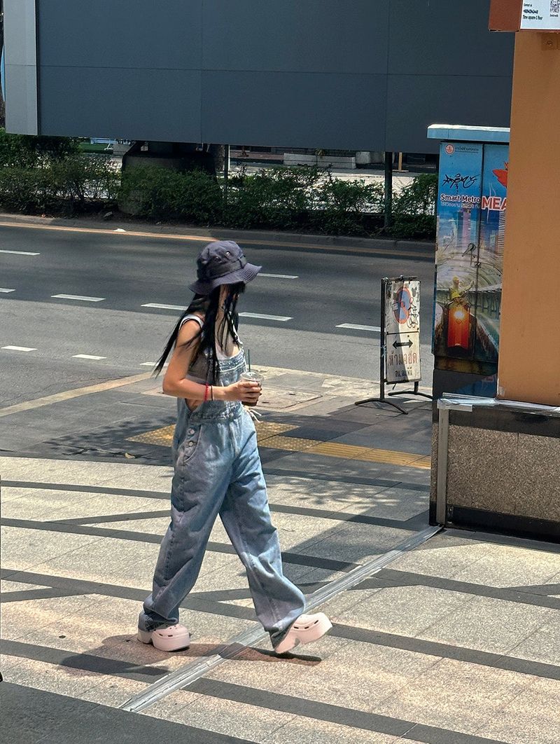 Patch strap safari hat