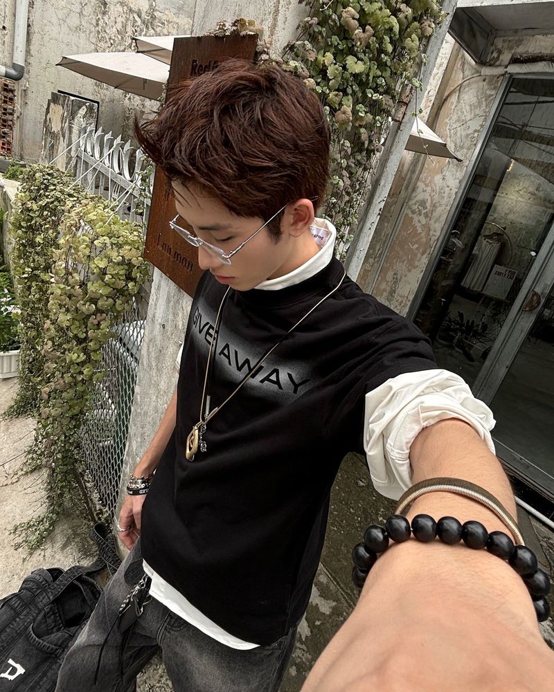 KMC “GIVE AWAY” Shadow Boxy Fit T-Shirt