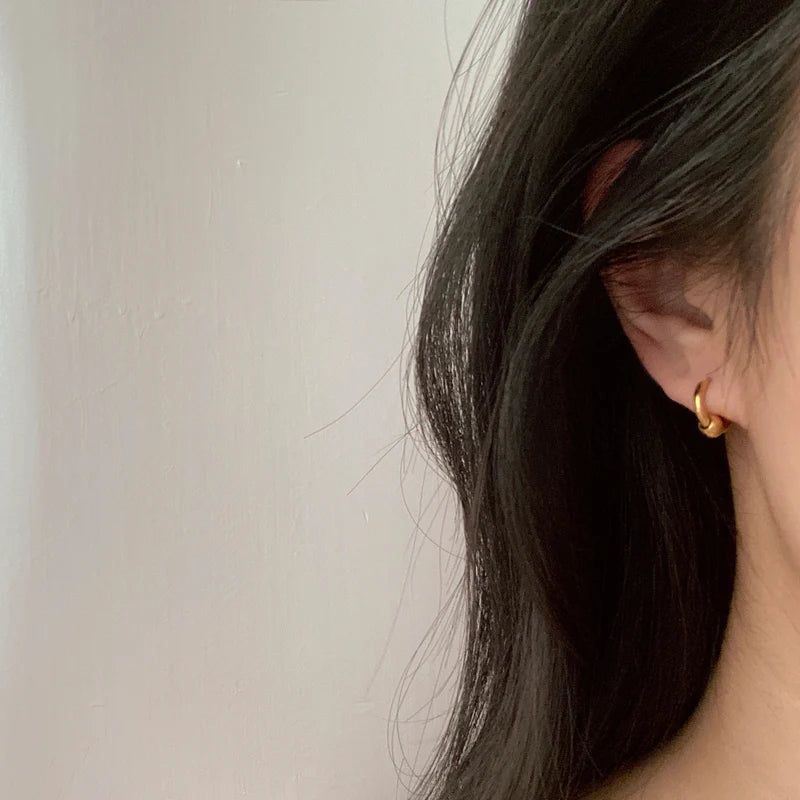 Eka Small Hoop Earrings