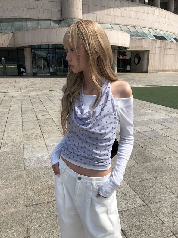 anyonemore（エニーワンモアー）の「Puol Tension Slim Off-Shoulder T-Shirt（Tops）」