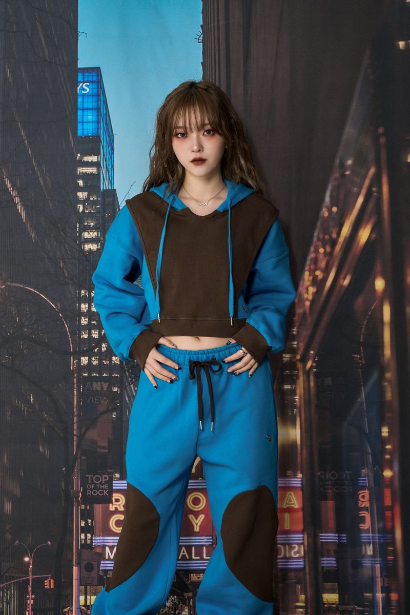 CHERRYQUIRI（チェリーキュリー）の「LINE CROP HOODIE (BLUE)（Tops）」
