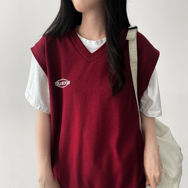 hijjoo（ハイチュー）の「Hattie Oversized-Fit Logo Lettering Vest（Tops）」