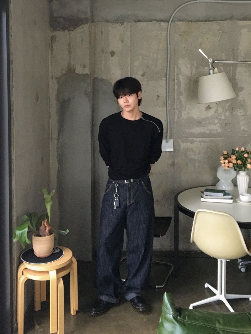 Shoulder Diagonal Zipper Long Sleeve