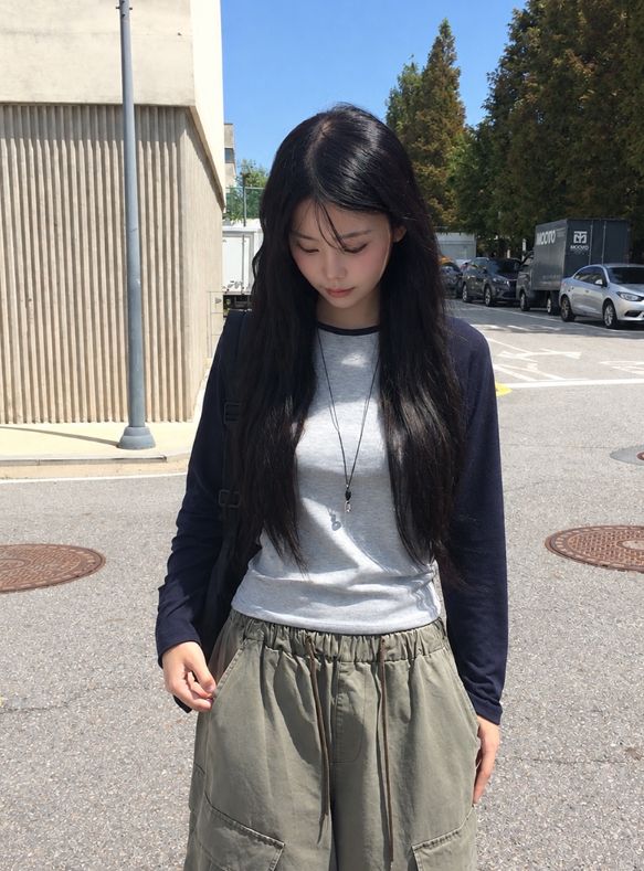 anyonemore（エニーワンモアー）の「モアン カラーマッチング ラグラン ロングスリーブ Tシャツ（トップス）」