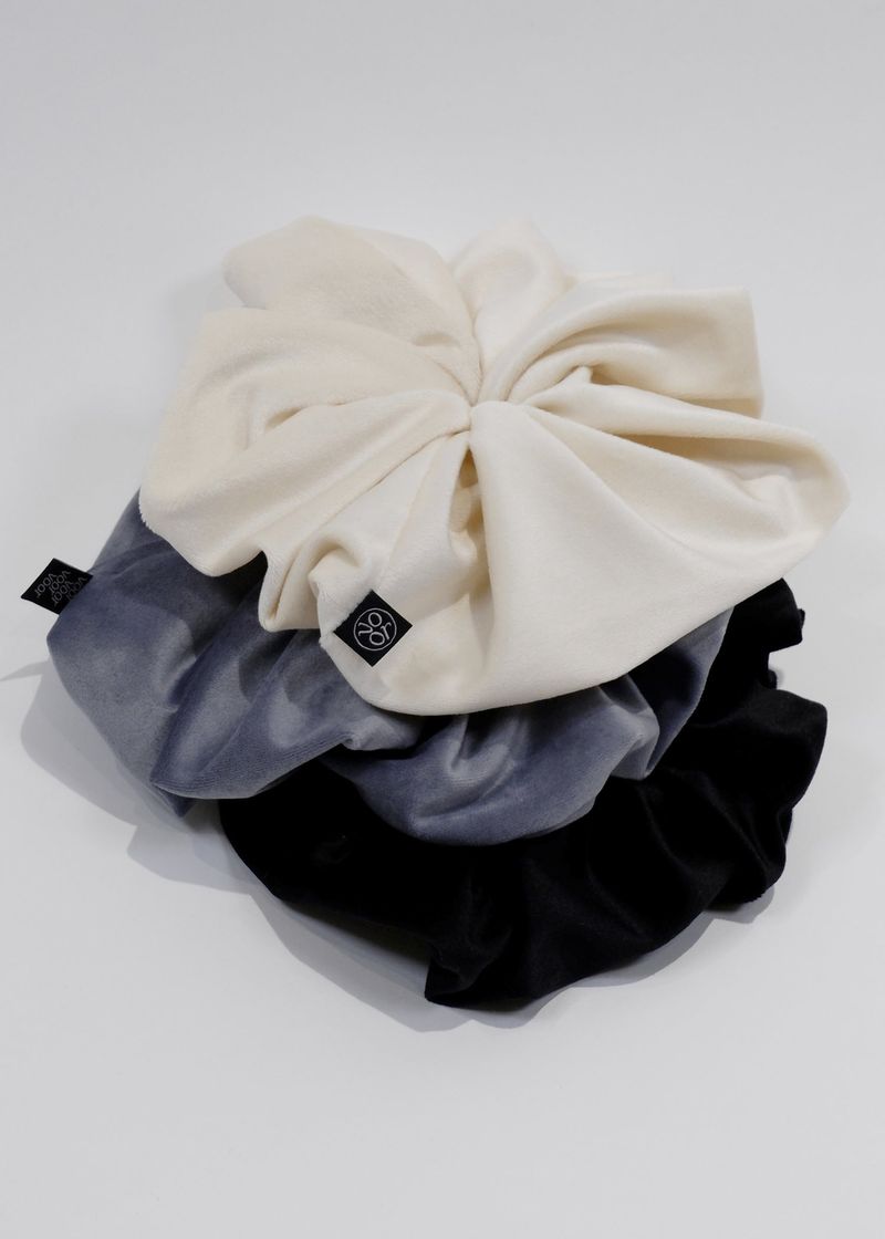 Matt Velvet Scrunchie_One Point_Large_Cream