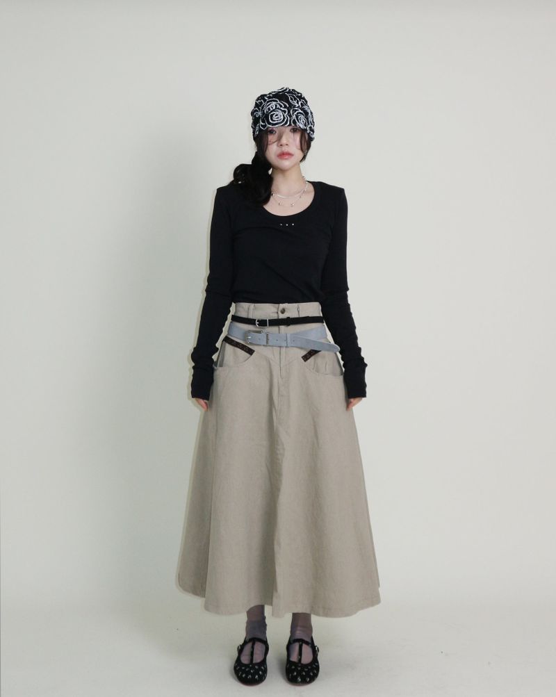 open stud U-neck round long-sleeved T-shirt