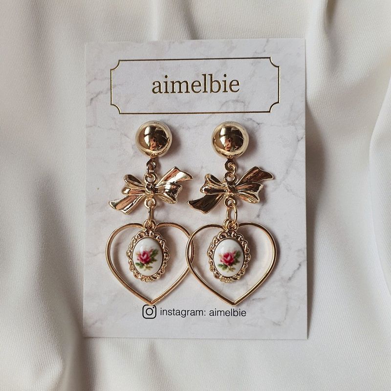 Vintage Rose Garden Earring - Heart Version