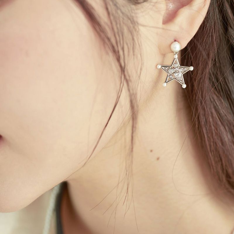 HEART IN  STAR EARRING